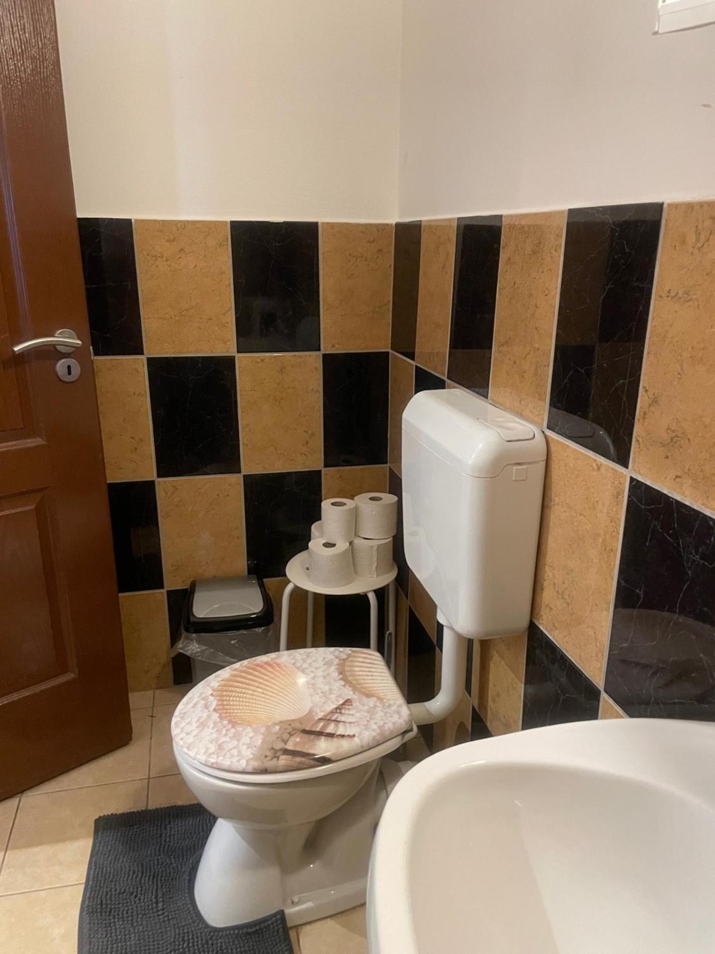 Apartamento Arthaus Roenoek Ronok Exterior foto